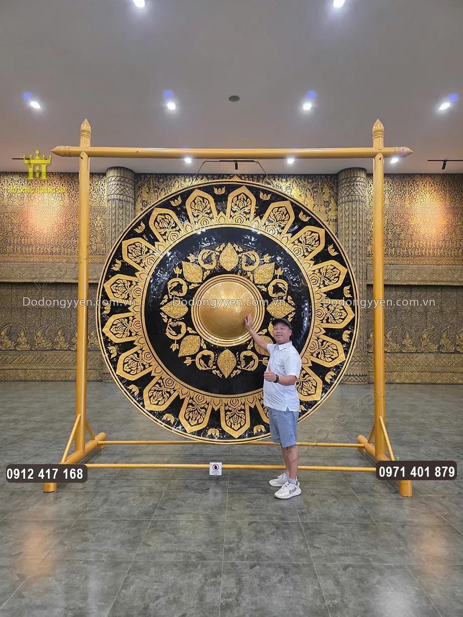 Chi&ecirc;ng đồng c&oacute; k&iacute;ch thước v&ocirc; c&ugrave;ng lớn